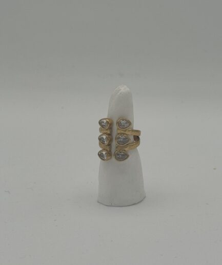 Drop Diamonds Golden Ring