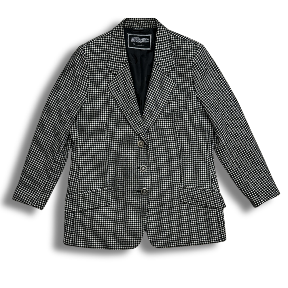 Blazer Versus Gianni Versace, photo 1